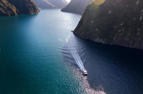 Lady Stirling Charter vessel above