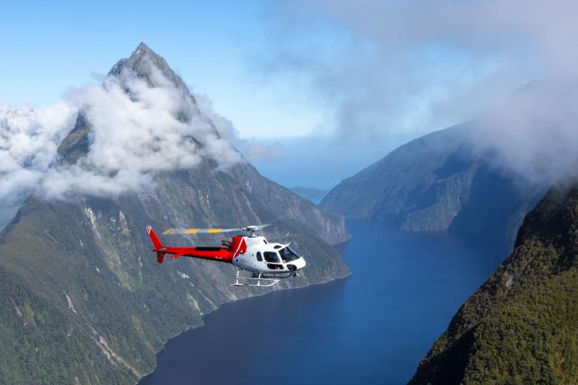 Milford Sound Premium Heli Cruise Heli & Private Lounge Experience