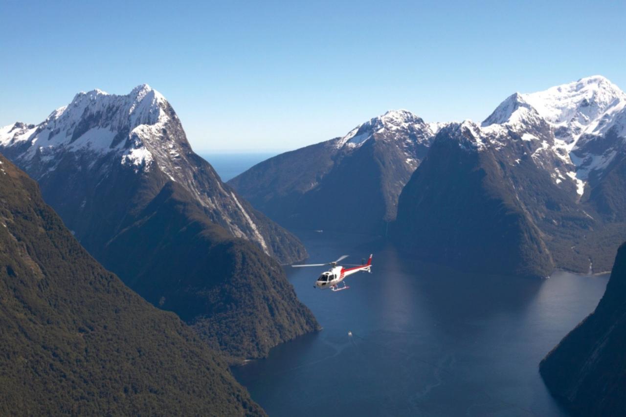 Small group travel, Discover More & Scenic Flight
